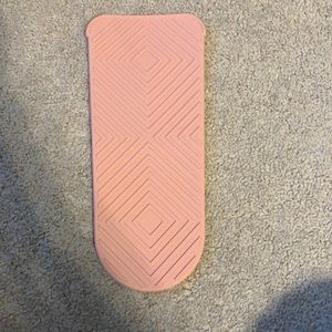 Hot pad for hair wands